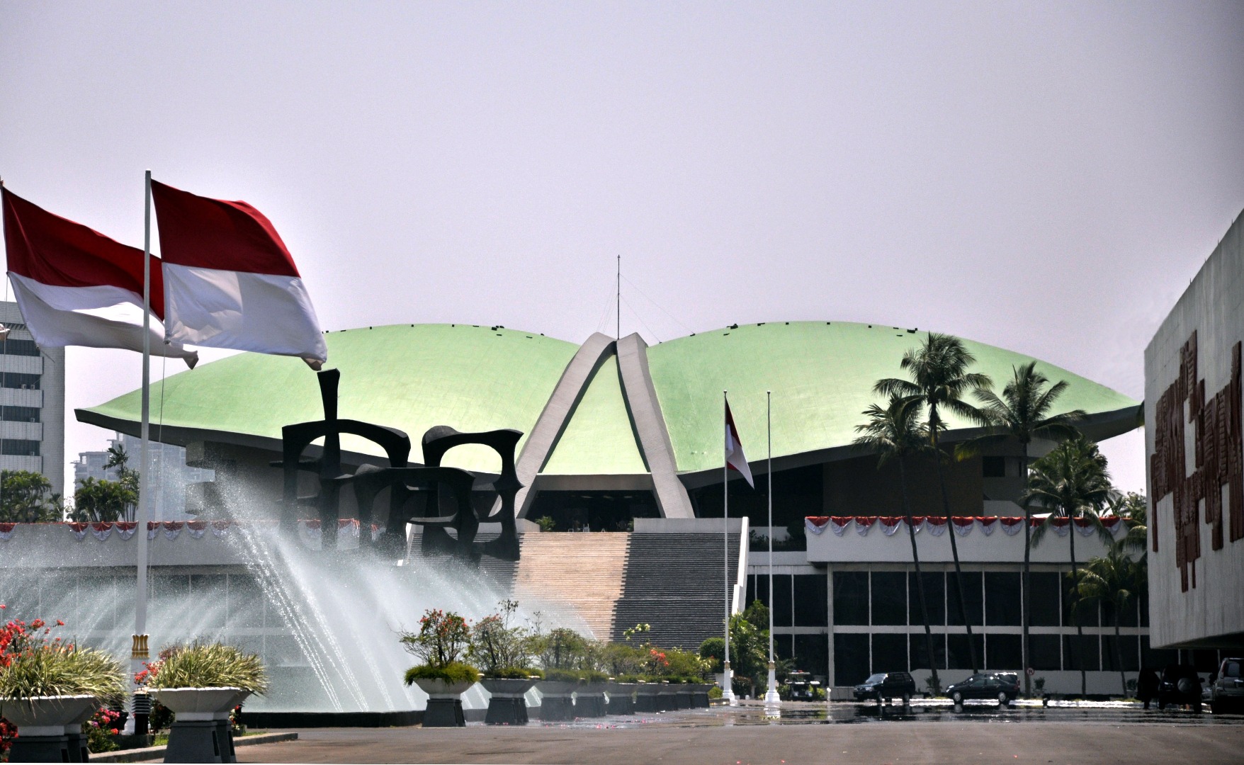 Asal Usul Gaji Besar DPR RI