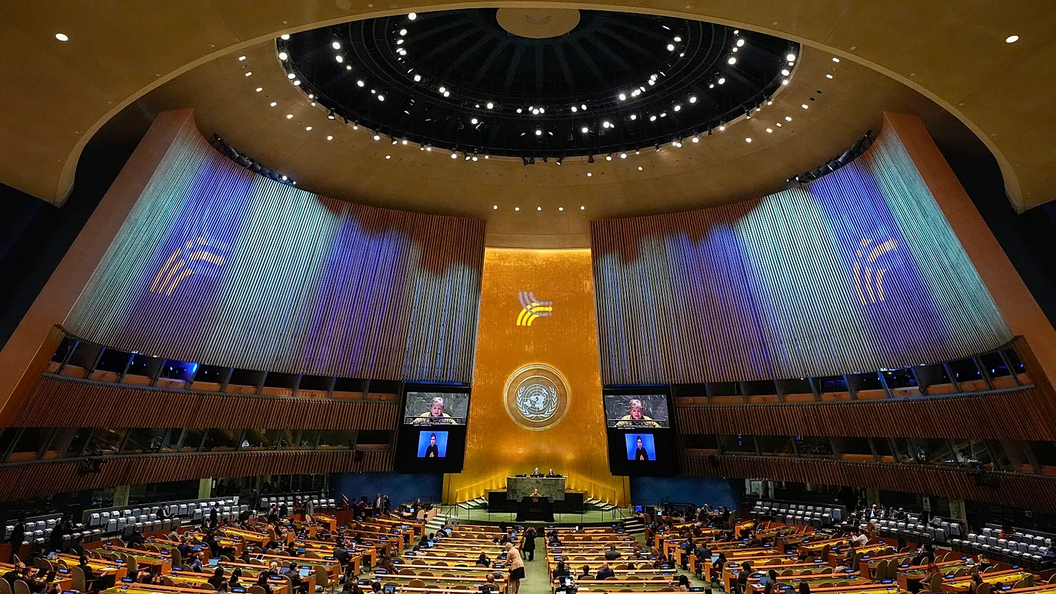 The UN forms a global AI governance mechanism.